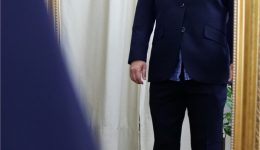 オーダースーツ　フィッティング