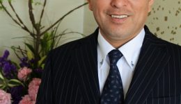 オーダースーツ　フィッティング